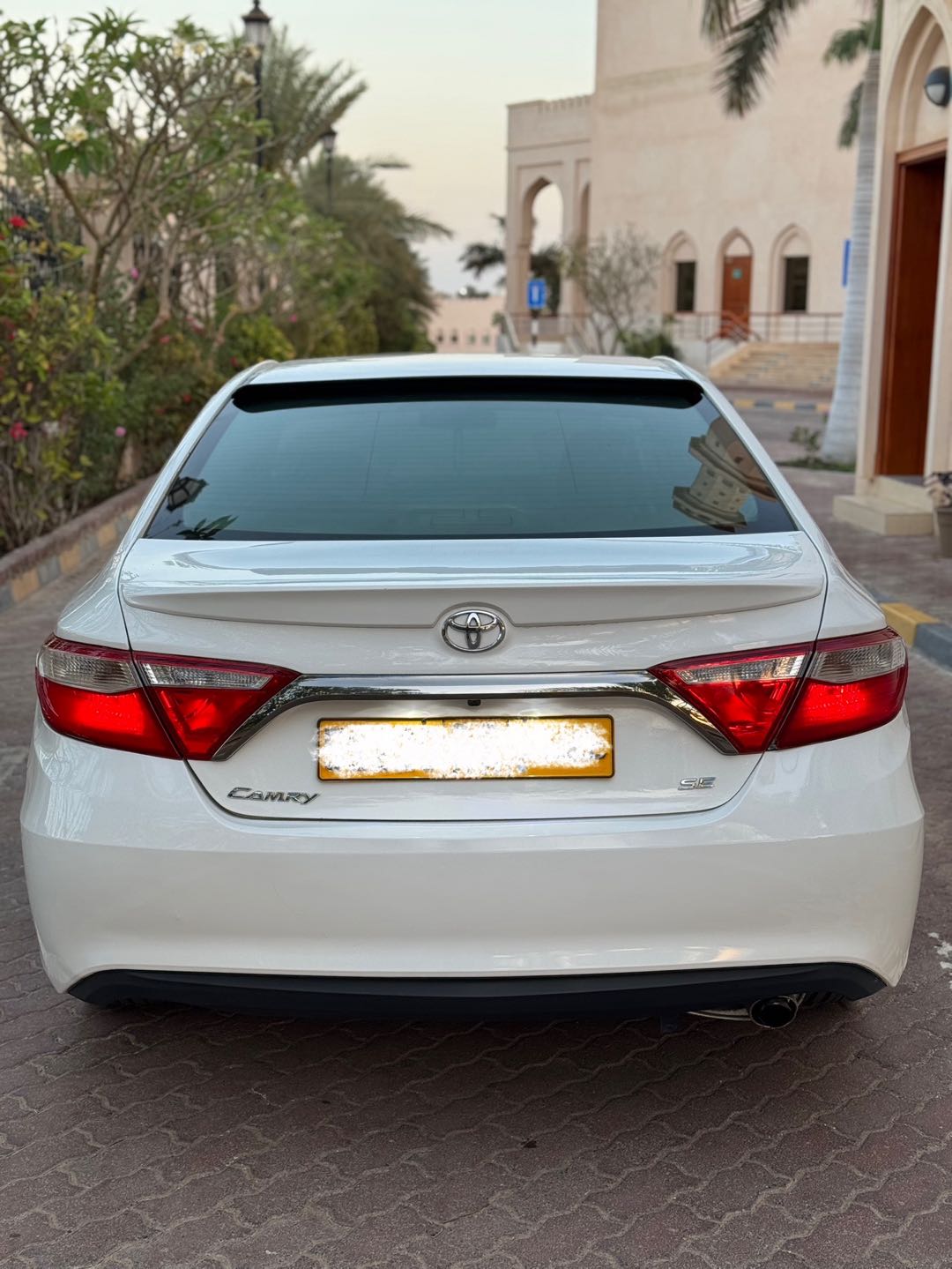 Car Image 2015 TOYOTA CAMRY SE