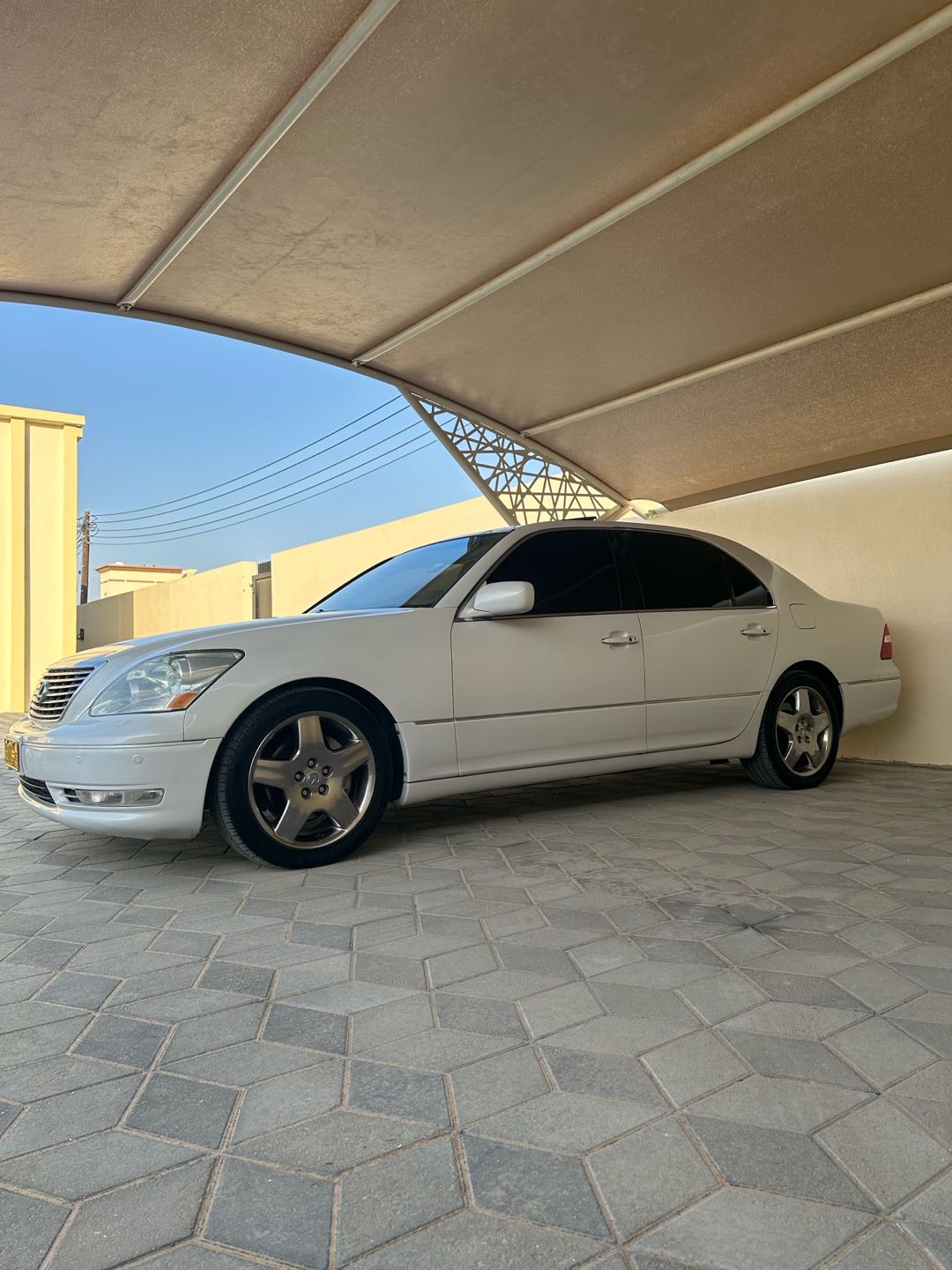 Car Image 2004 LEXUS LS 430