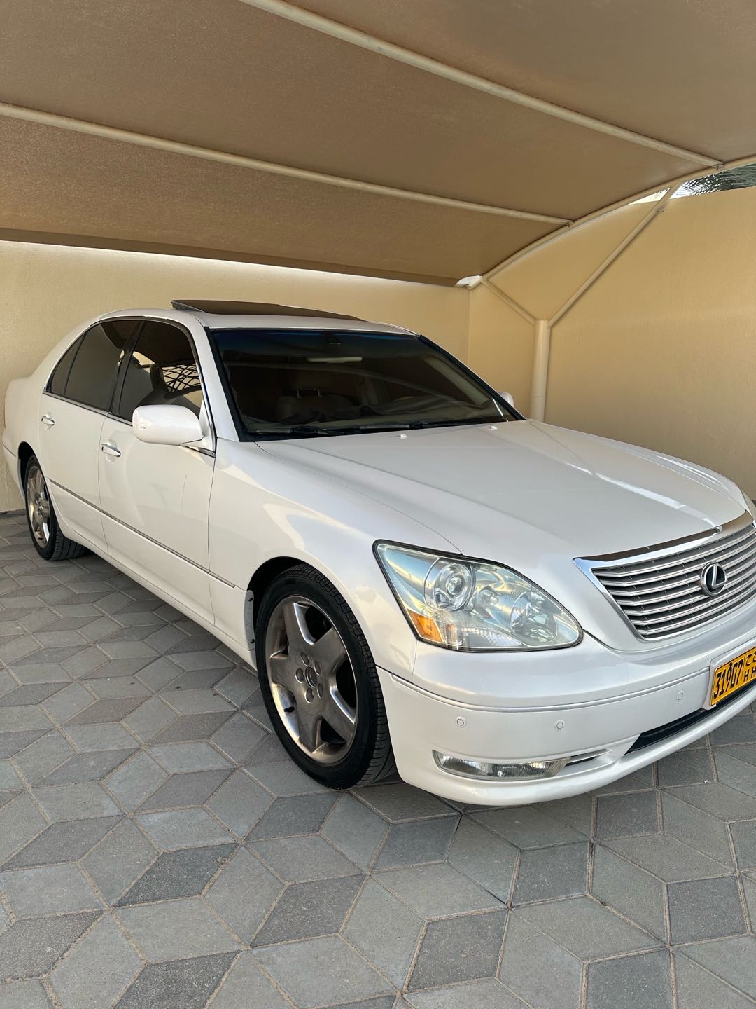 Car Image 2004 LEXUS LS 430