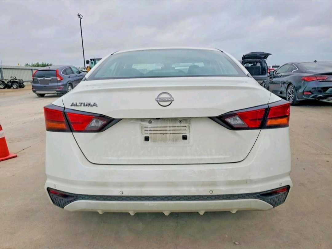 Car Image 2024 NISSAN ALTIMA