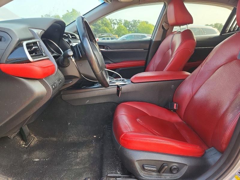 Car Image 2018 TOYOTA CAMRY