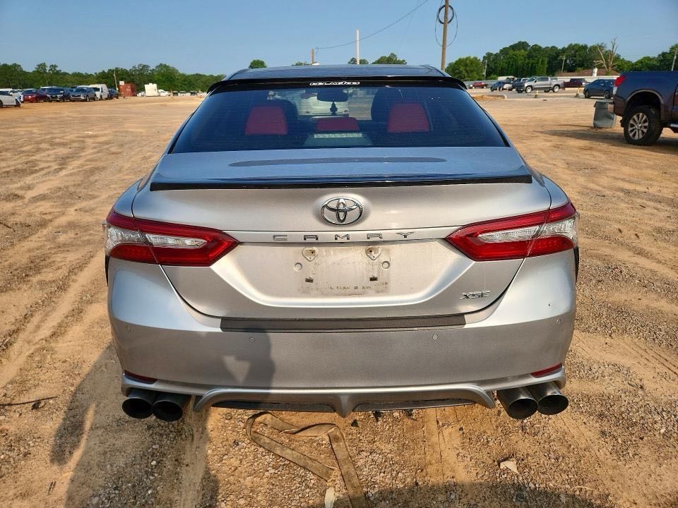 Car Image 2018 TOYOTA CAMRY
