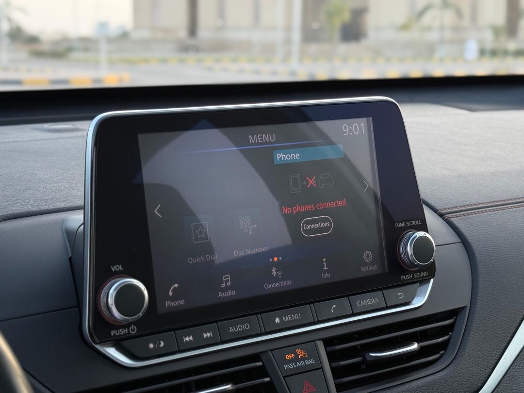 Car Image 2019 NISSAN ALTIMA SV