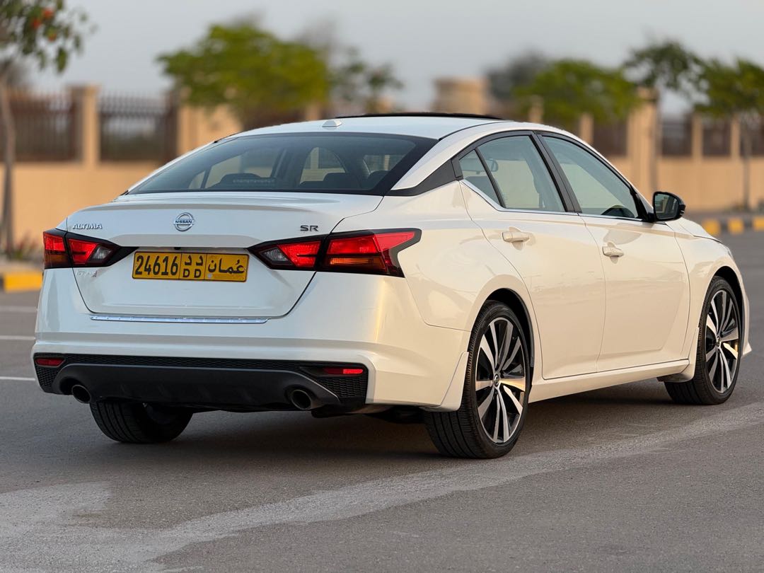 Car Image 2019 NISSAN ALTIMA SV