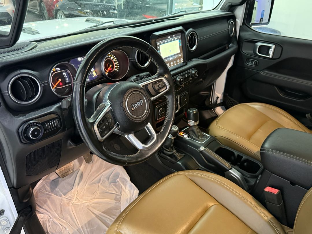 Car Image 2020 JEEP WRANGLER SAHARA