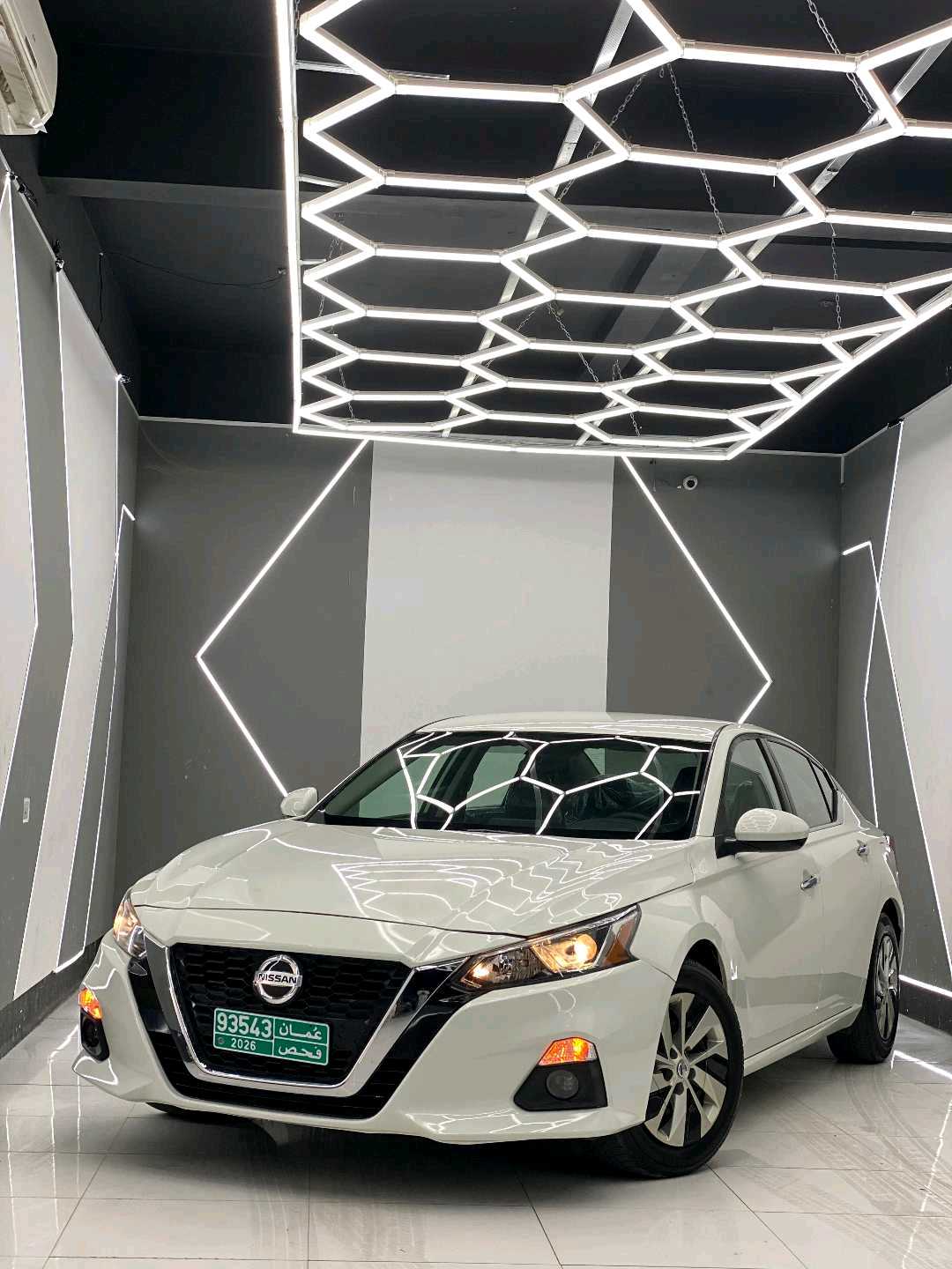 Car Image 2020 NISSAN ALTIMA SV