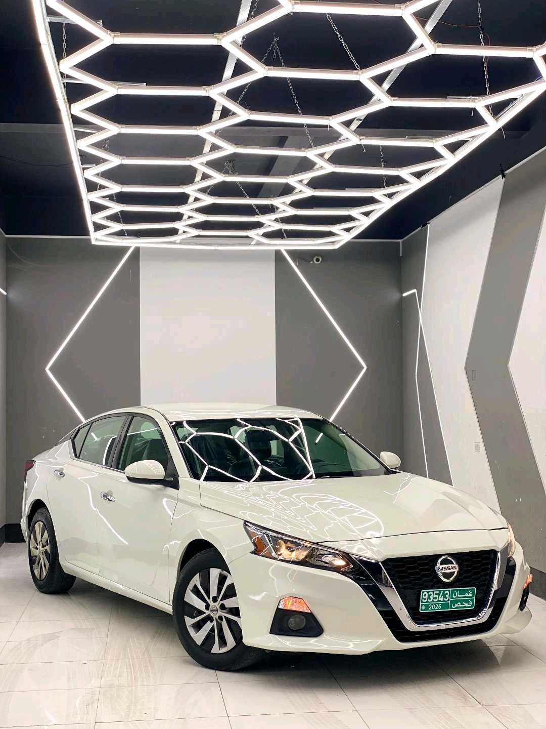 Car Image 2020 NISSAN ALTIMA SV