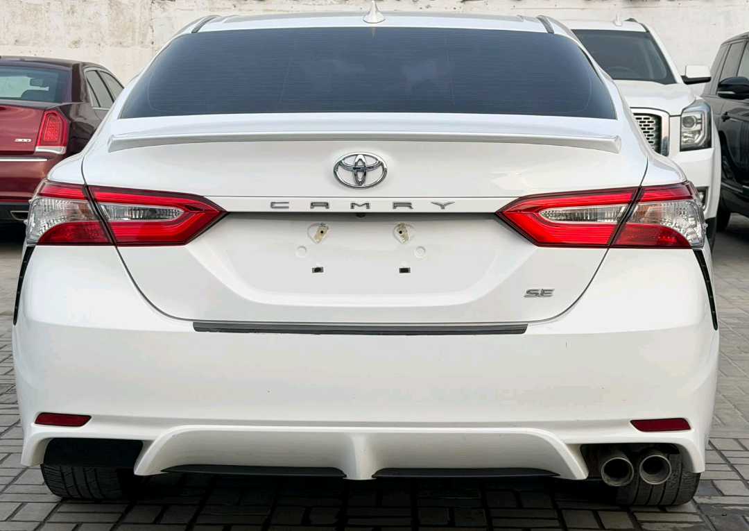 Car Image 2020 TOYOTA CAMRY