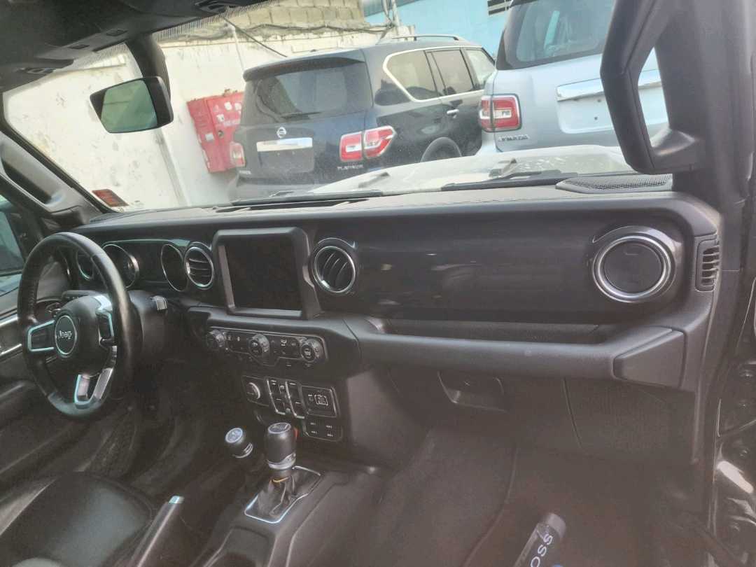 Car Image 2013 JEEP WRANGLER
