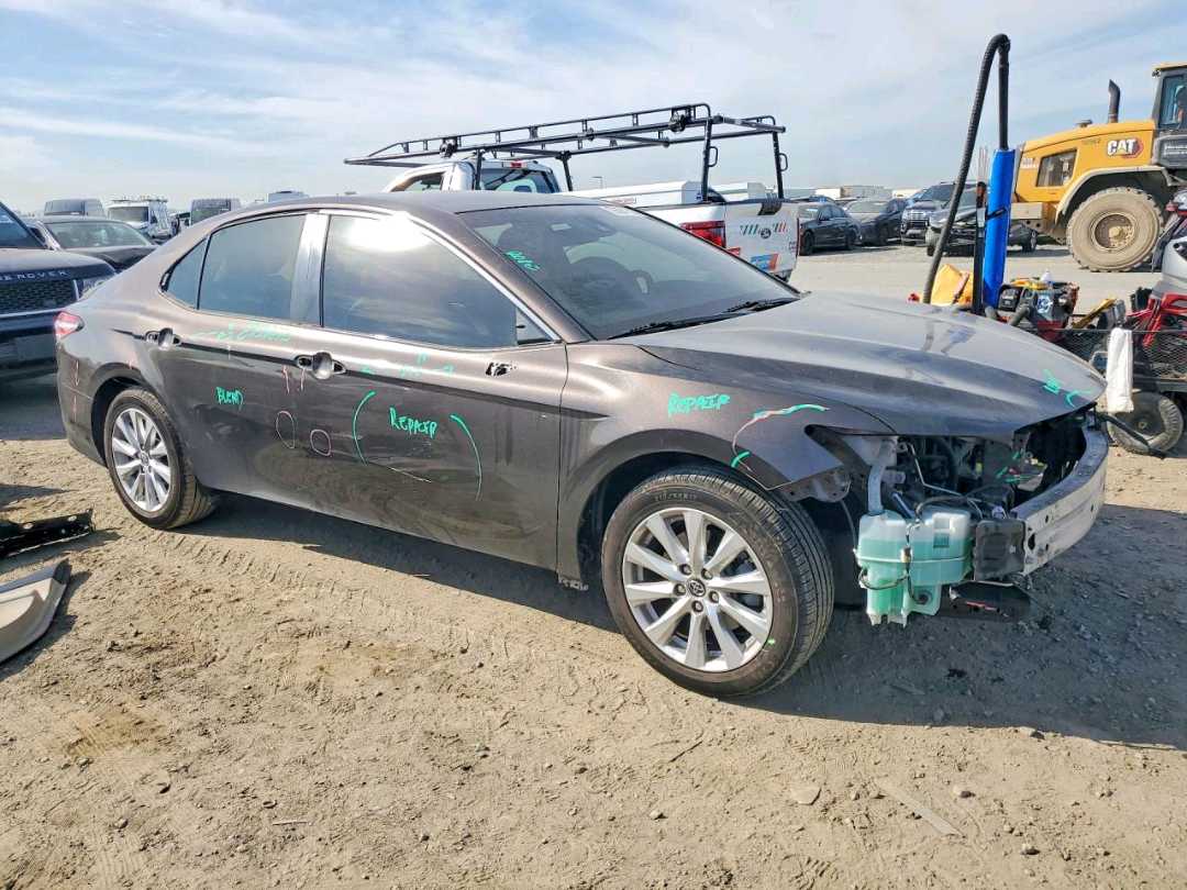 Car Image 2018 TOYOTA CAMRY