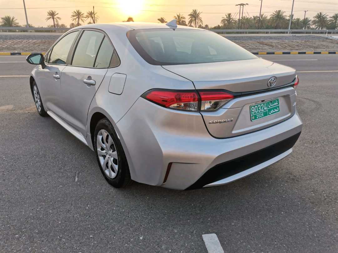 Car Image 2020 TOYOTA COROLLA LE