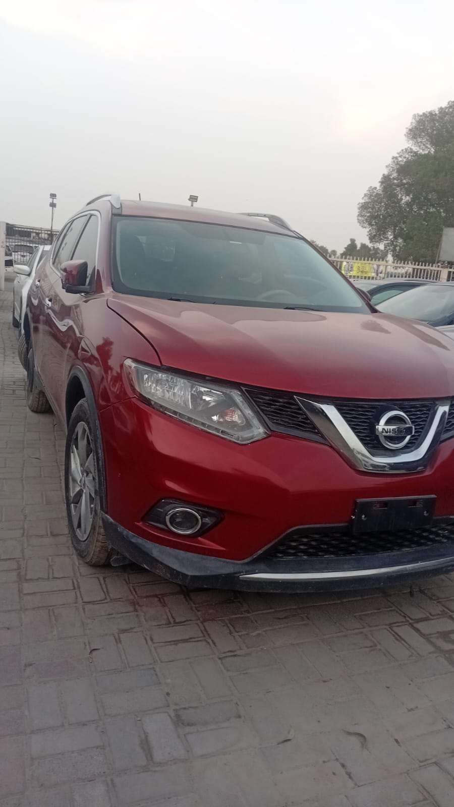 Car Image 2015 NISSAN ROGUE