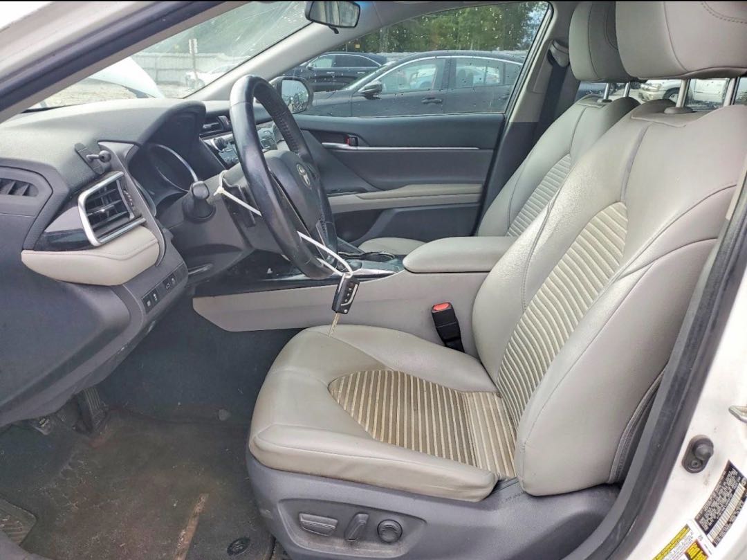 Car Image 2018 TOYOTA CAMRY
