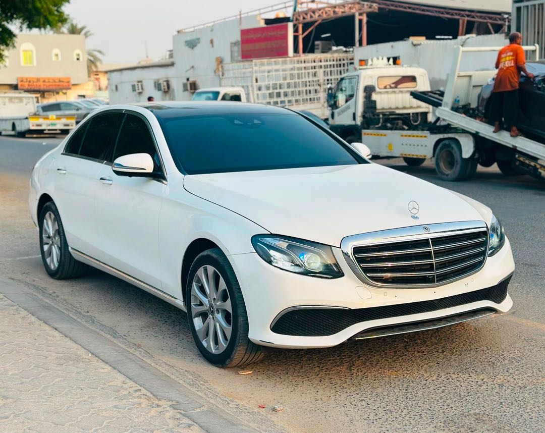 Car Image 2019 MERCEDES E Class