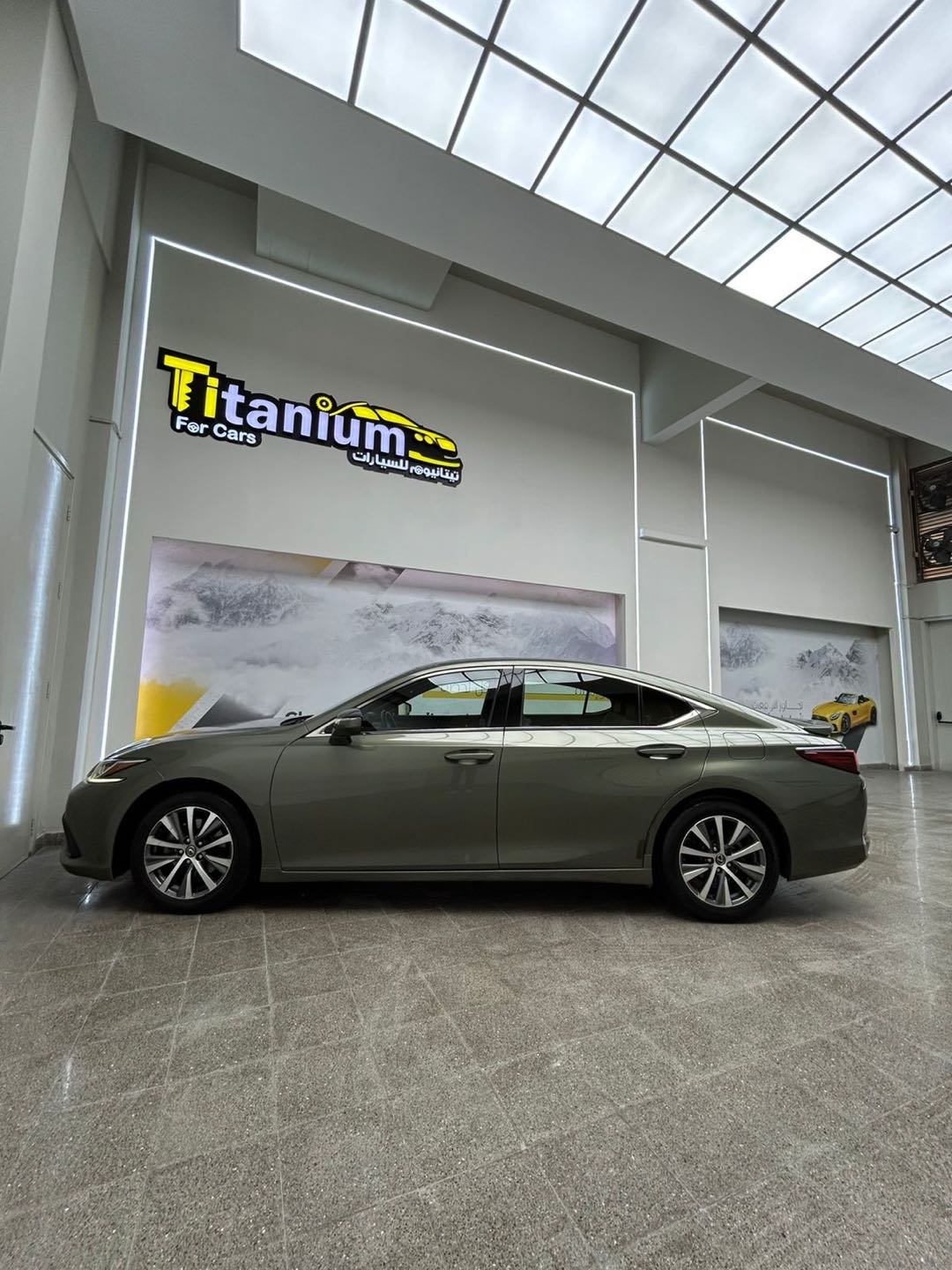 Car Image 2019 LEXUS ES 300