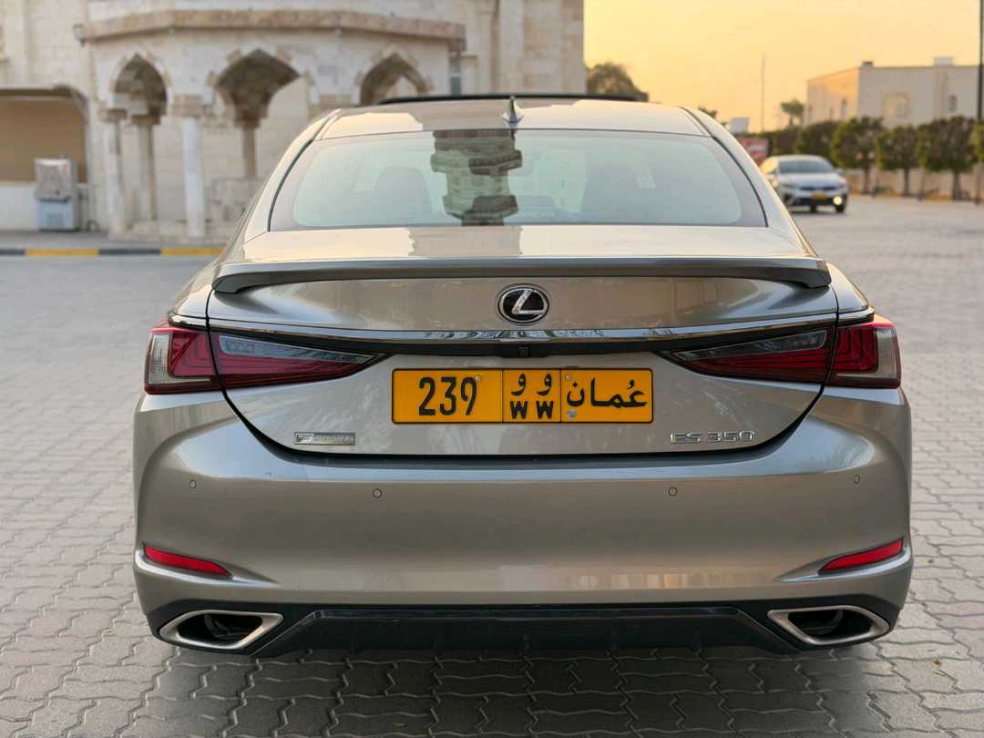 Car Image 2019 LEXUS ES 350