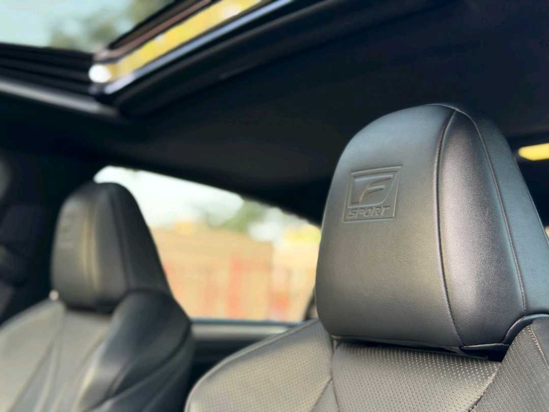 Car Image 2019 LEXUS ES 350
