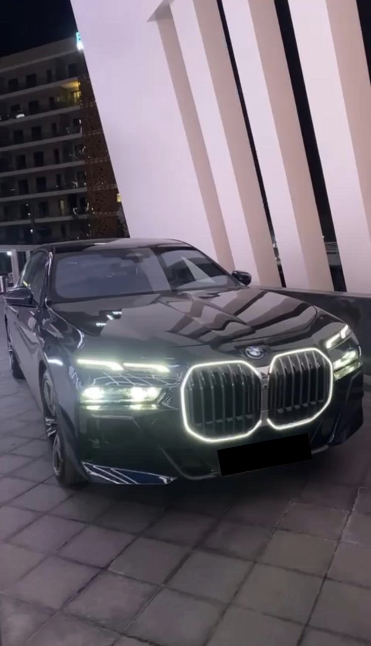 BMW i7 2023