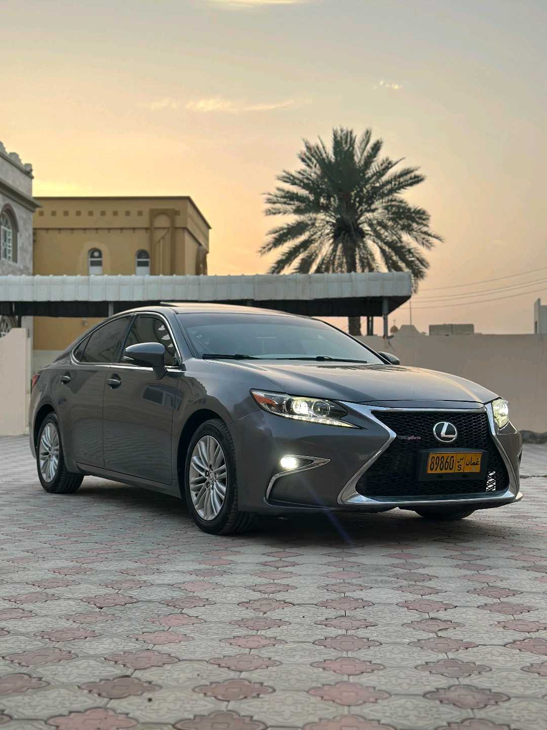 Car Image 2016 LEXUS ES 350