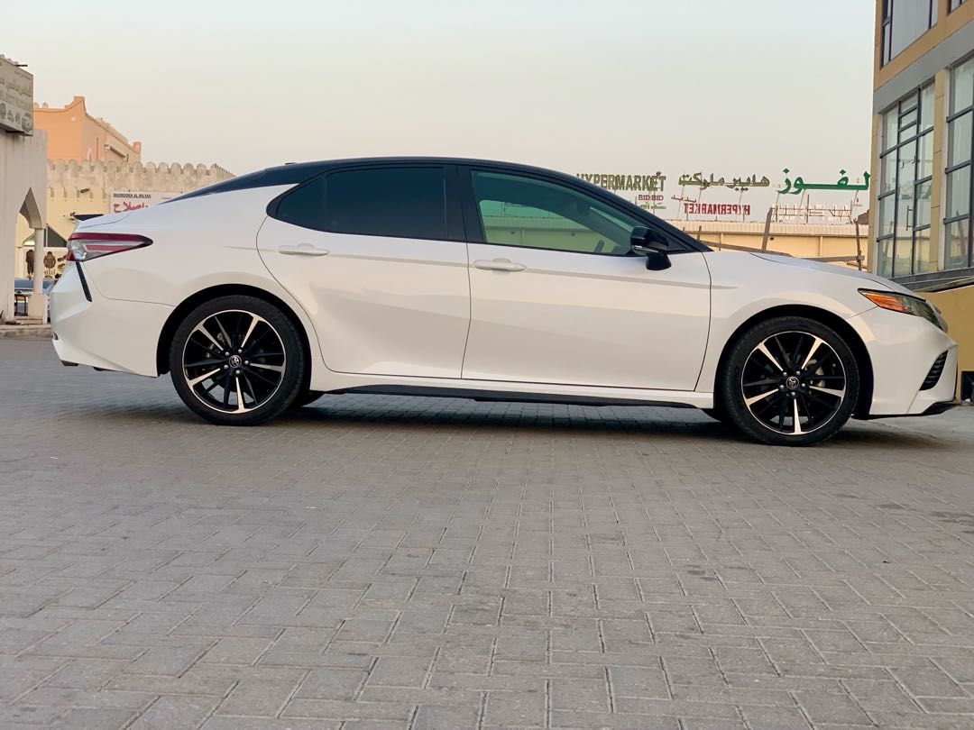 Car Image 2019 TOYOTA CAMRY XSE