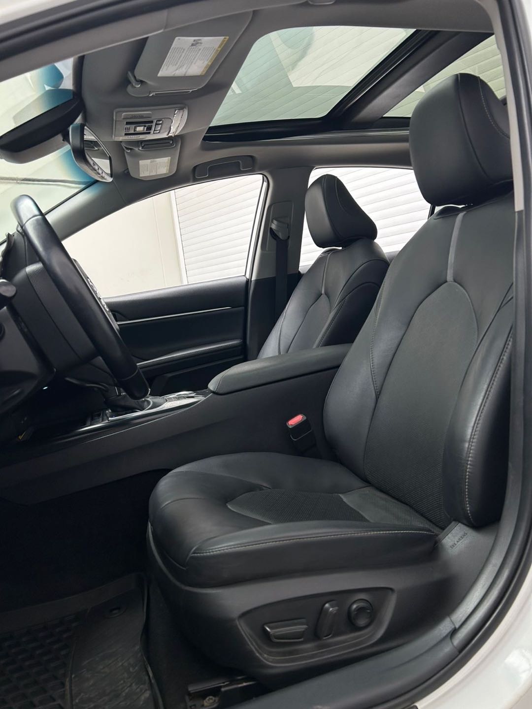 Car Image 2020 TOYOTA CAMRY XSE