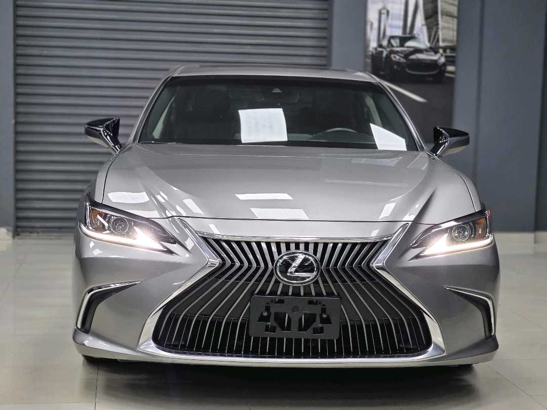 Car Image 2020 LEXUS ES 350
