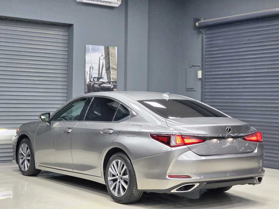 Car Image 2020 LEXUS ES 350