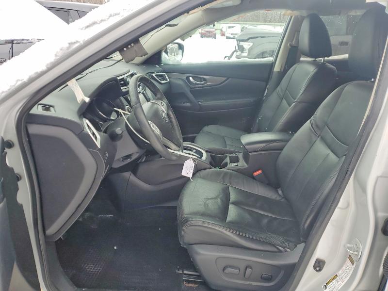 Car Image 2015 NISSAN ROGUE