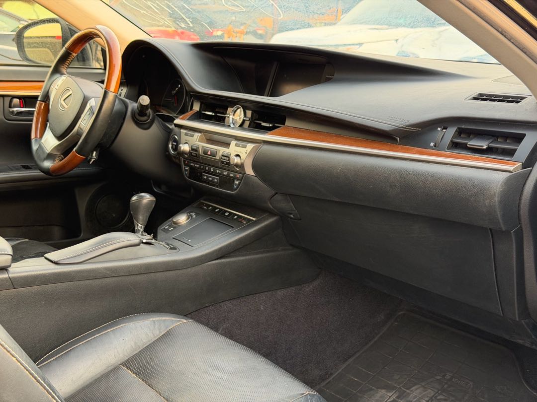 Car Image 2015 LEXUS ES
