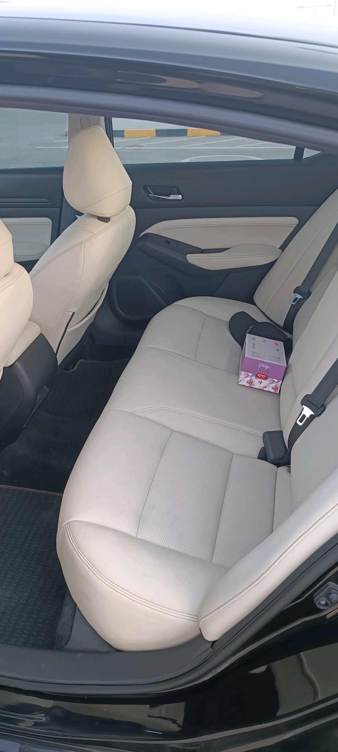 Car Image 2019 NISSAN ALTIMA SR
