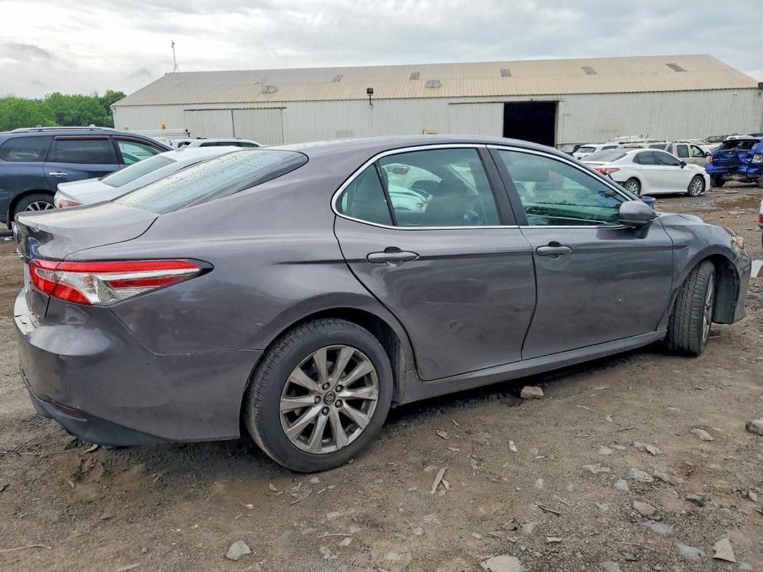 Car Image 2018 TOYOTA CAMRY