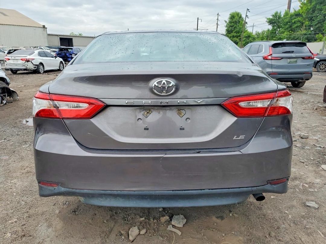 Car Image 2018 TOYOTA CAMRY