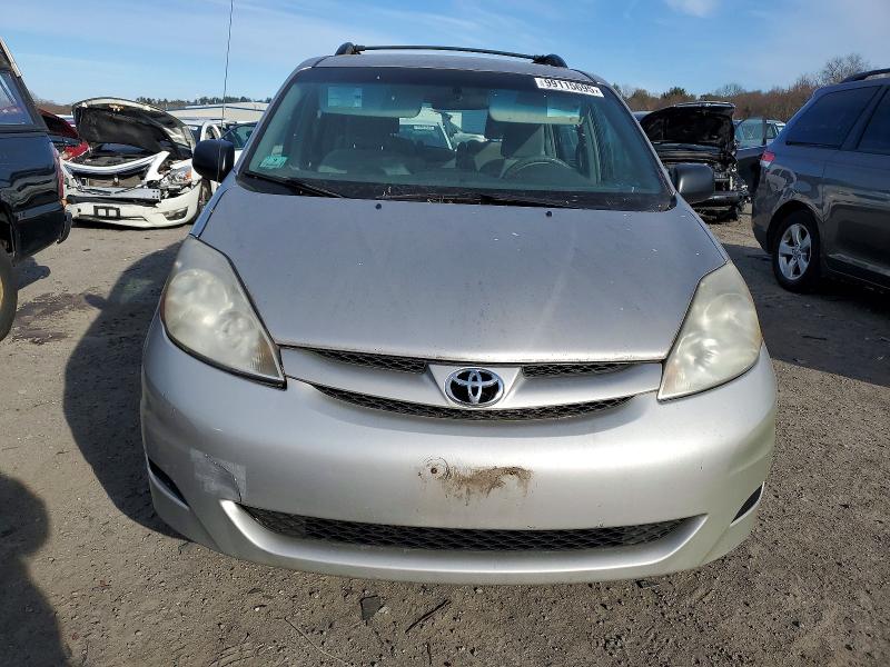 Car Image 2010 TOYOTA SIENNA