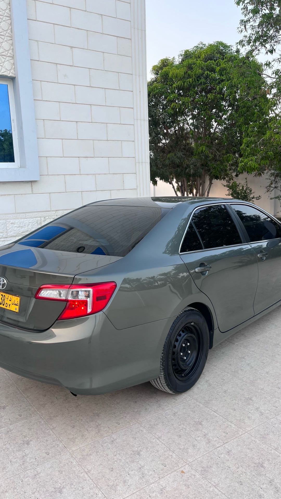 Car Image 2012 TOYOTA CAMRY LE