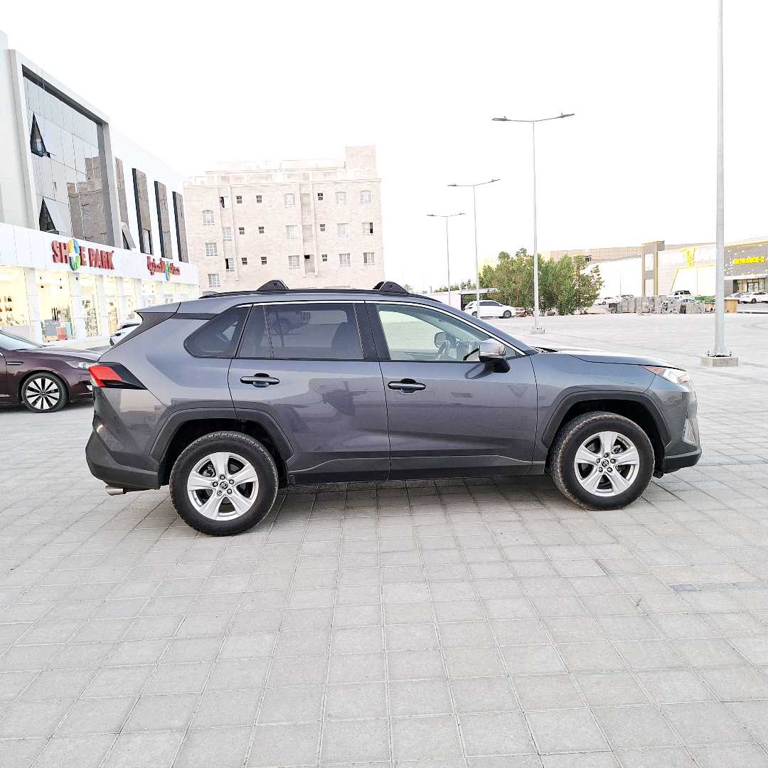 Car Image 2019 TOYOTA RAV4 XLE