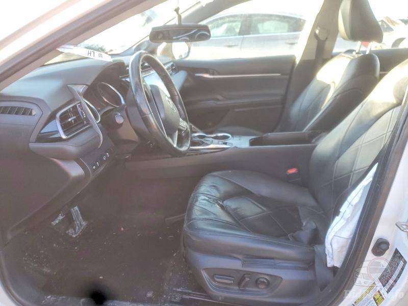 Car Image 2019 TOYOTA CAMRY